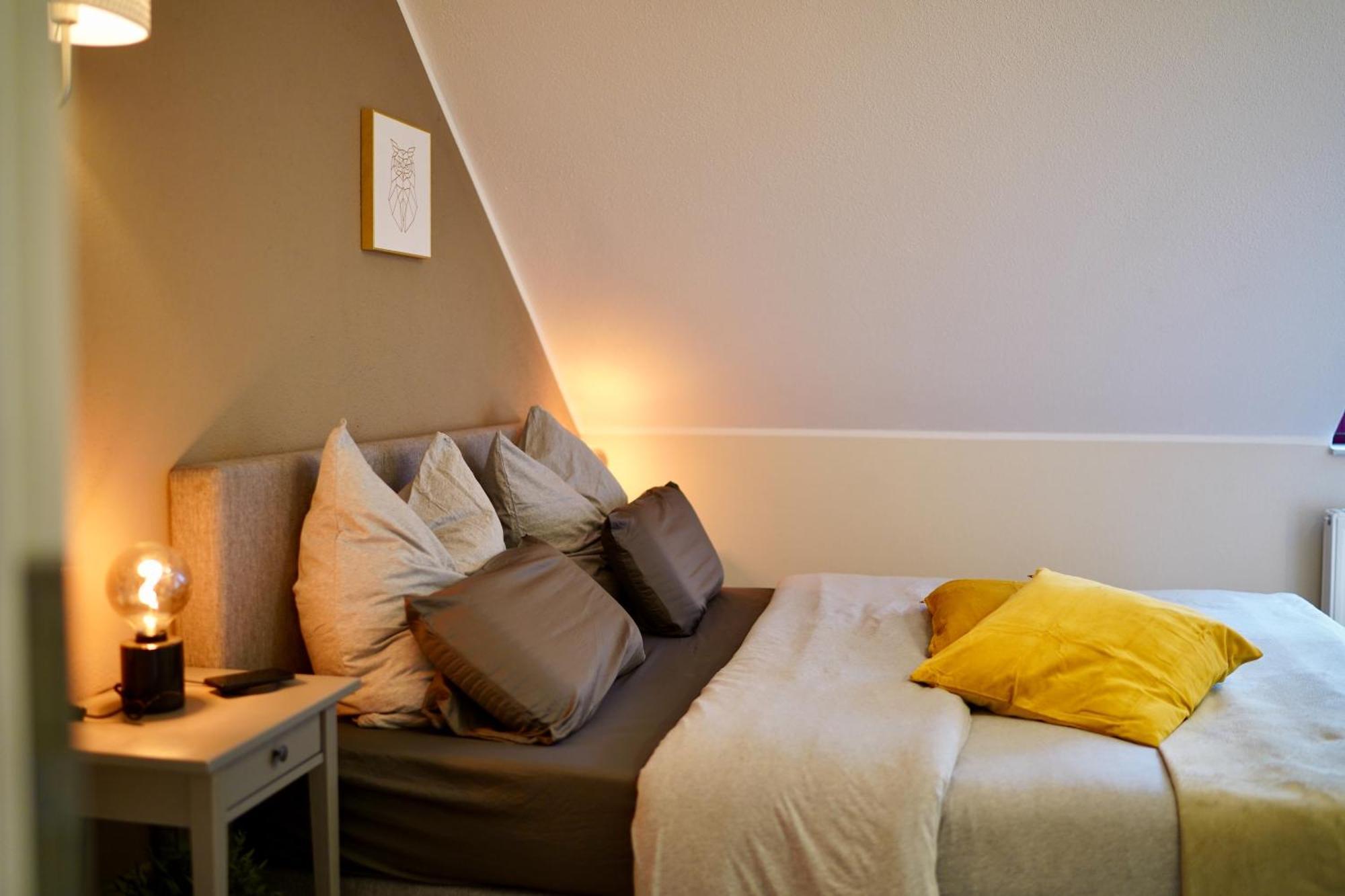 Edler Wohnraum Noble Stadtoase Mit Boxspringbett, Kaffeevollautomat & Parkplatz Zwickau Esterno foto