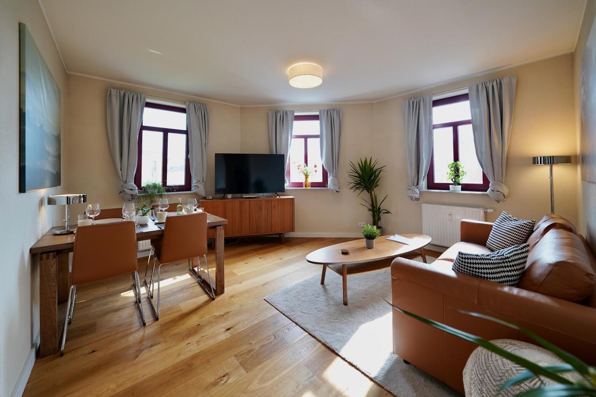 Edler Wohnraum Noble Stadtoase Mit Boxspringbett, Kaffeevollautomat & Parkplatz Zwickau Esterno foto