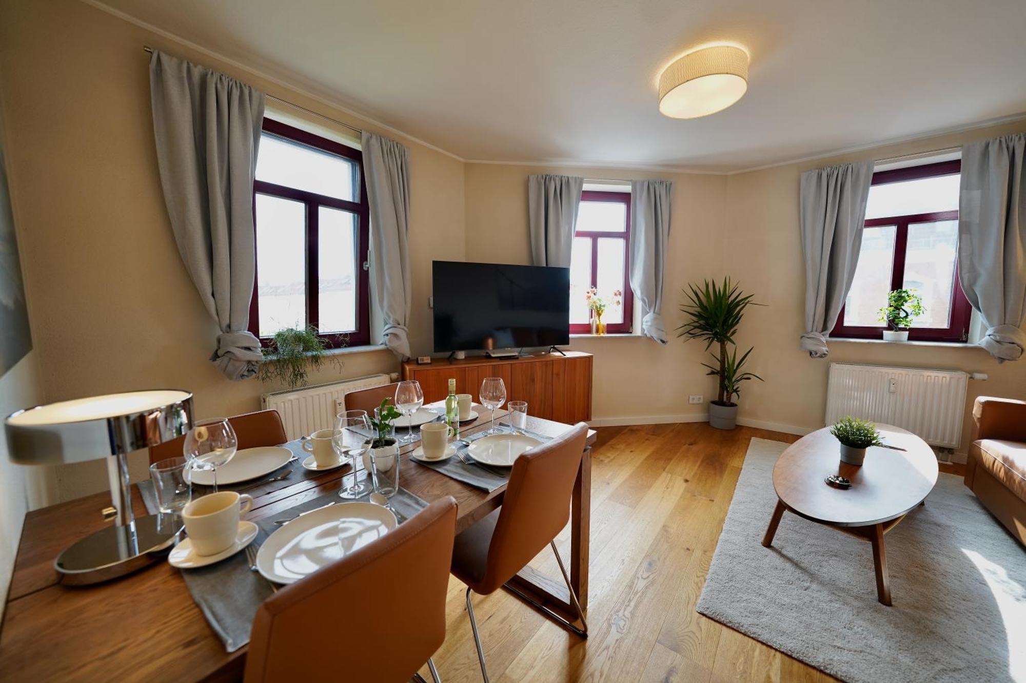 Edler Wohnraum Noble Stadtoase Mit Boxspringbett, Kaffeevollautomat & Parkplatz Zwickau Esterno foto